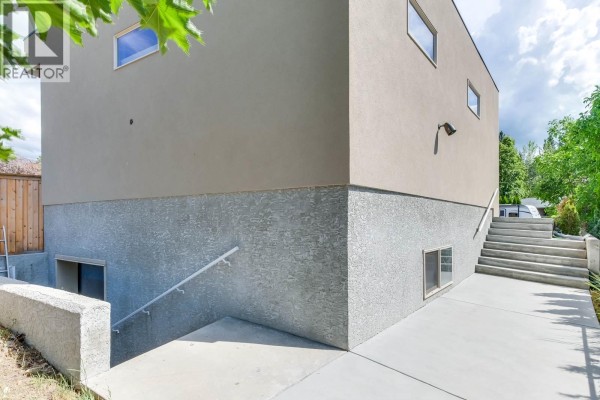 654 Buck Road, Kelowna, BC, photo 3