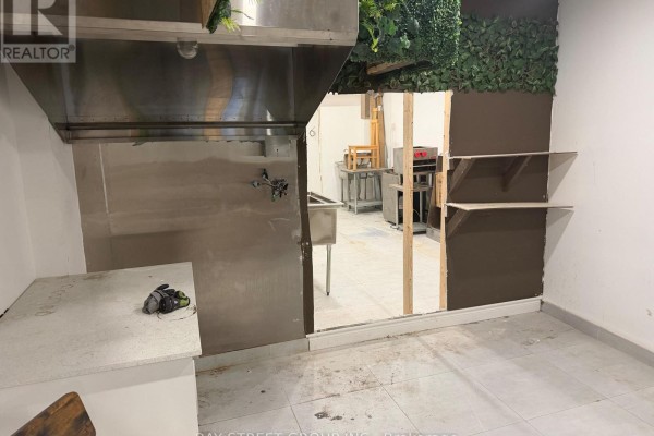 654 Spadina Avenue, Toronto, ON M5S2H7 Photo 4