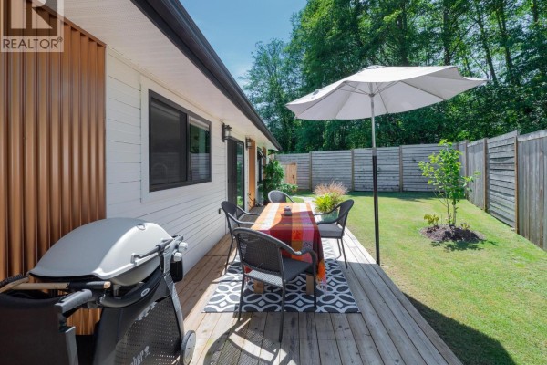 655 Dougall Road, Gibsons, BC V0N1V8 Photo 4