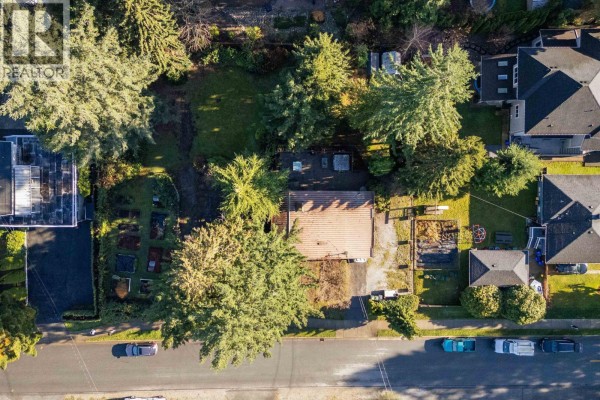 655 Macintosh Street, Coquitlam, BC V3J4Y4 Photo 2