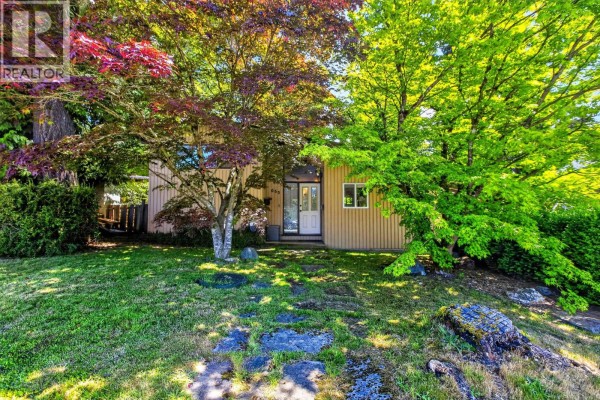 655 Macintosh Street, Coquitlam, BC V3J4Y4 Photo 4