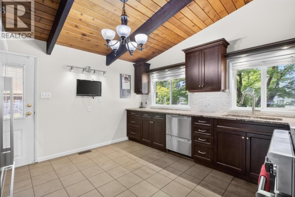 655 Macintosh Street, Coquitlam, BC V3J4Y4 Photo 5