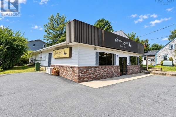655 Main Street, Liverpool, NS B0T1K0 Photo 2