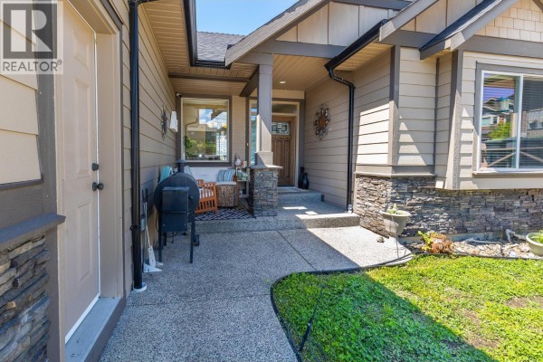 4pc Bathroom - 6552 Blackcomb Place, Vernon, BC V1B4E1 Photo 3
