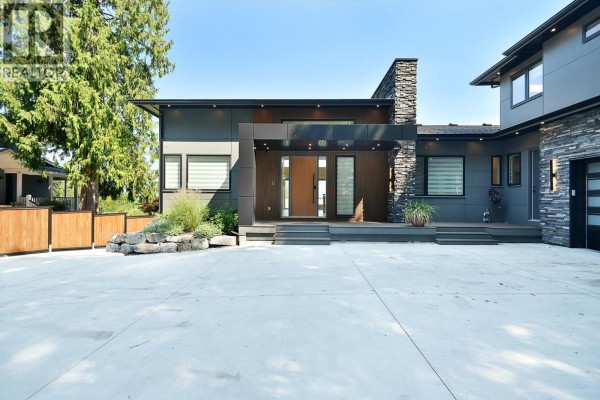 6553-6555 N Gale Avenue, Sechelt, BC, photo 2