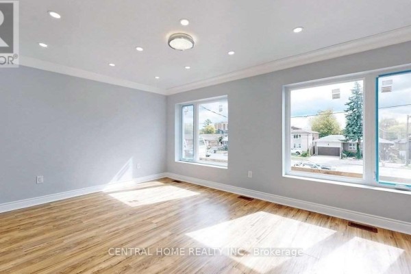 656 Sheppard Avenue W, Toronto, ON M3H2S5 Photo 2