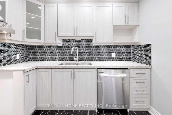 656 Sheppard Avenue W, Toronto, ON M3H2S5 Photo 4