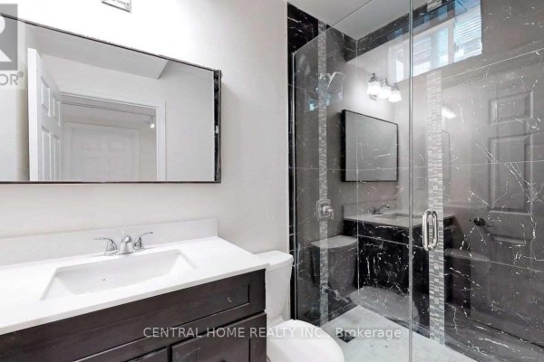 656 Sheppard Avenue W, Toronto, ON M3H2S5 Photo 5
