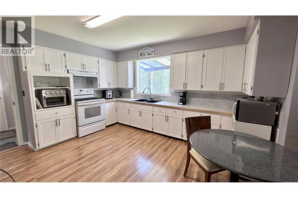 Family room - 656 Strathmore Avenue, Greenwood, BC V0H1J0 Photo 4