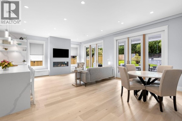 6560 Nelson Avenue, West Vancouver, BC V7W2A9 Photo 3