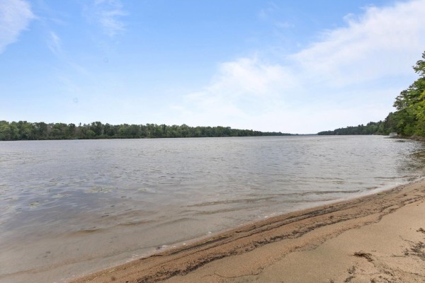 657 Ch. Des Outaouais, L Ile Du Grand Calumet, QC, photo 2