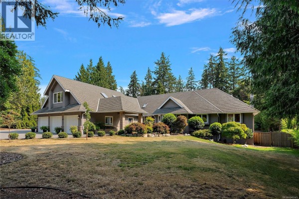657 Cromarty Ave, North Saanich, BC, photo 2