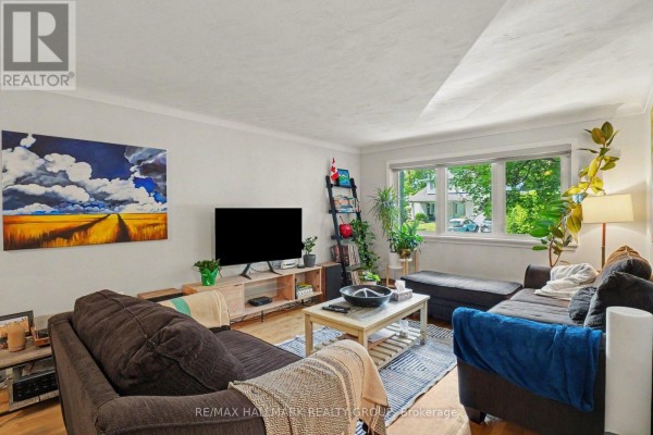 657 Golden Avenue, Ottawa, ON K2A2G3 Photo 5