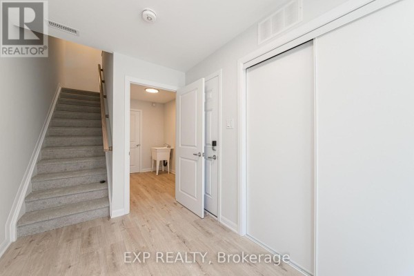 657 Moonglade Crescent, Ottawa, ON K2J7N2 Photo 5