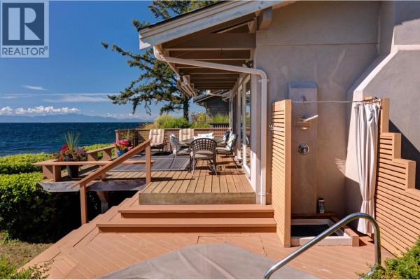 6577 Sunshine Coast Highway, Sechelt, BC V7Z0T1 Photo 5