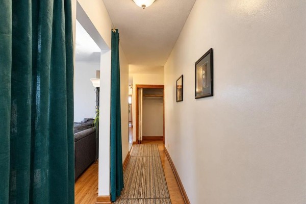 Eat in kitchen - 658 Dudley Avenue, Winnipeg, MB R3M1R8 Photo 2