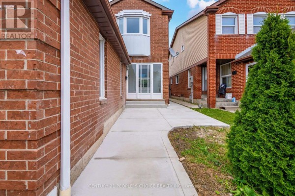 658 Galloway Crescent, Mississauga, ON L5C3W1 Photo 3