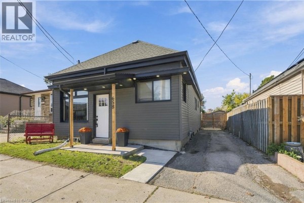 4pc Bathroom - 658 Upper Wellington Street, Hamilton, ON L9A3R1 Photo 2