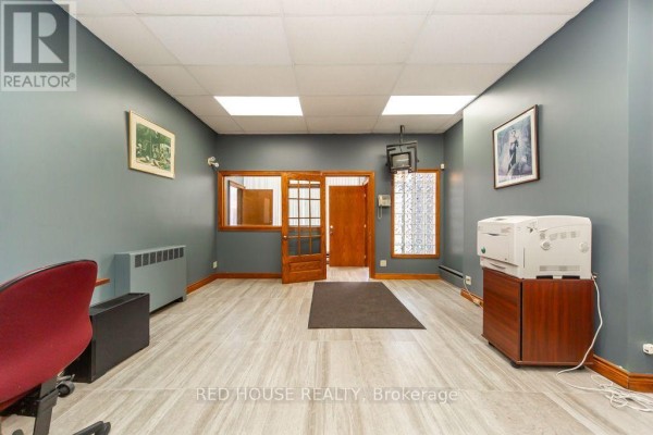 658 Vaughan Road, Toronto, ON M6E2Y5 Photo 4