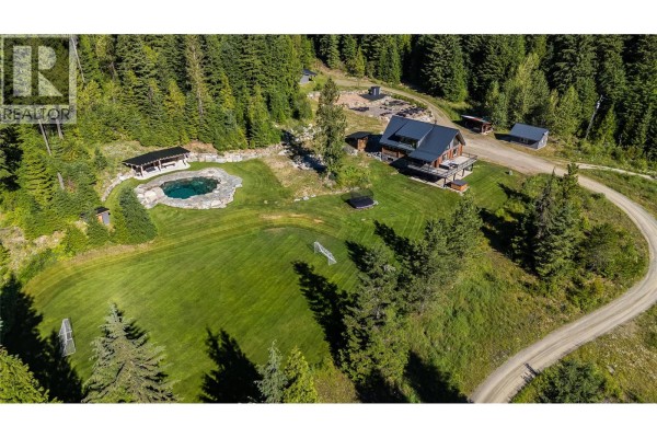 Games room - 6580 Highway 6, Ymir, BC V0G2K0 Photo 5