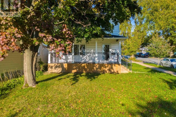 Family room - 6581 London Street, Halifax Peninsula, NS B3L1X7 Photo 4