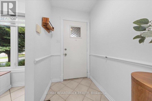 6584 Legault Street, Ottawa, ON K1C2Z1 Photo 3