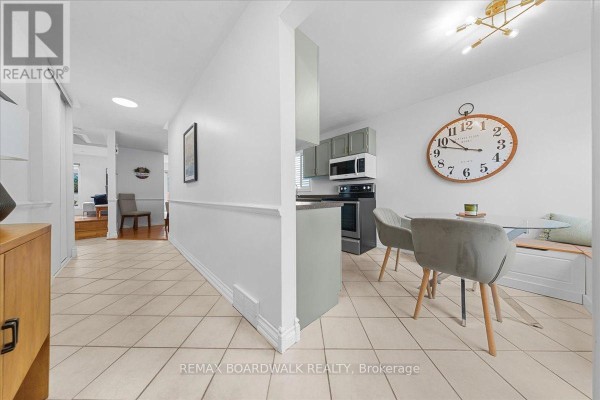 6584 Legault Street, Ottawa, ON K1C2Z1 Photo 4