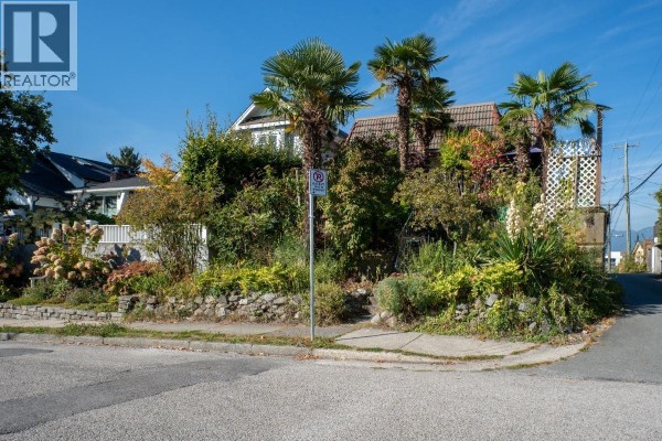 659 E 22nd Avenue, Vancouver, BC V5V1V3 Photo 2