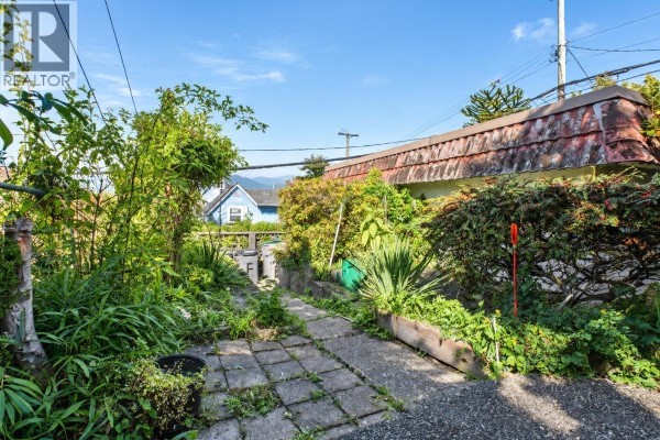 659 E 22nd Avenue, Vancouver, BC V5V1V3 Photo 5
