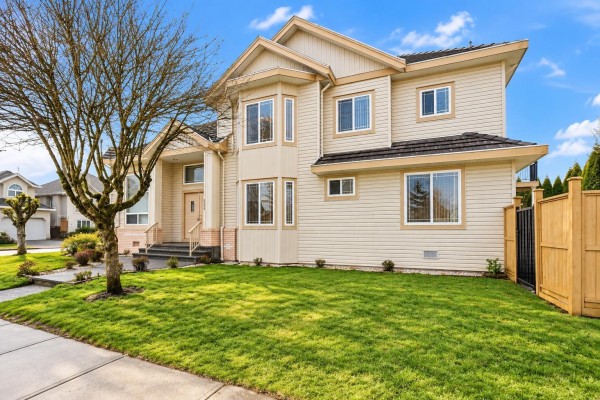 6593 125a Street, Surrey, BC V3W6S9 Photo 2