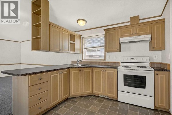 4pc Bathroom - 66, 9824 104 Avenue, Clairmont, AB T8X5A9 Photo 5