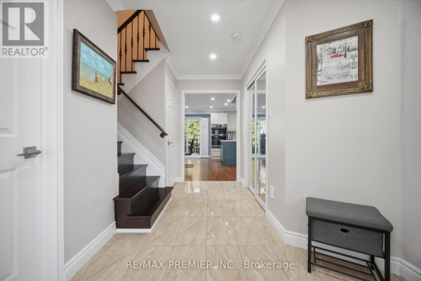 Foyer - 66 - 102 Pinedale Gate, Vaughan, ON L4L8X3 Photo 4