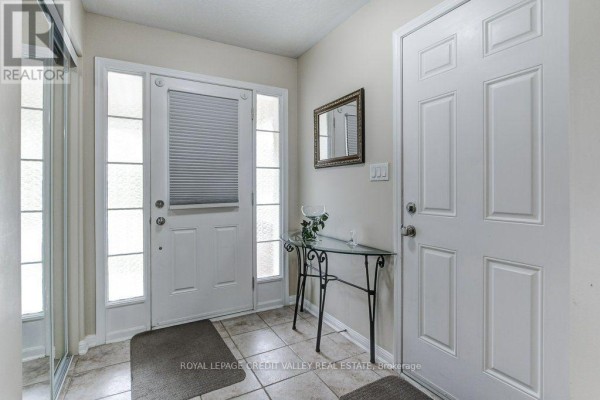 Living room - 66 - 71 Garth Massey Drive, Cambridge, ON N1T2G8 Photo 4