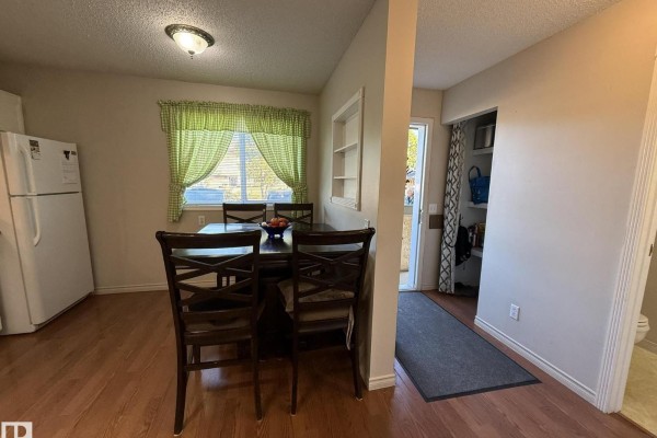 Primary Bedroom - #66 8930 99 Av, Fort Saskatchewan, AB T8L3L1 Photo 4