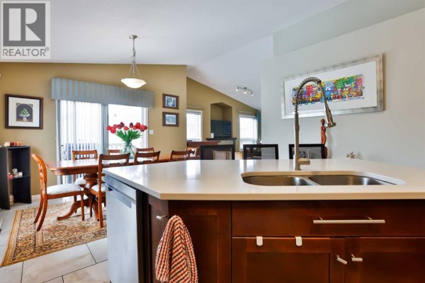 4pc Bathroom - 66 Coalbanks Gate W, Lethbridge, AB T1J2A1 Photo 5