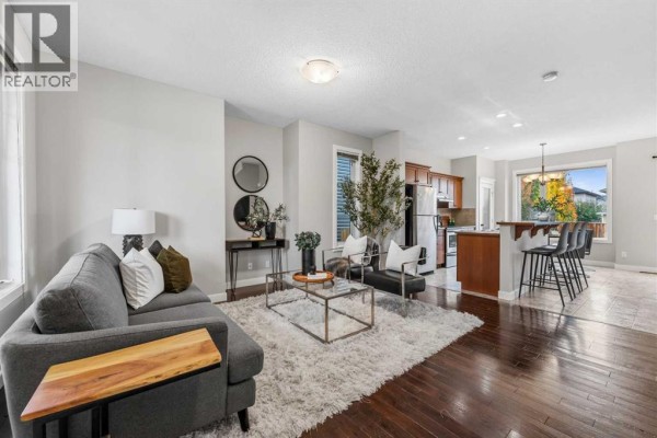 Living room - 66 Evansford Circle Nw, Calgary, AB T3P0B1 Photo 4
