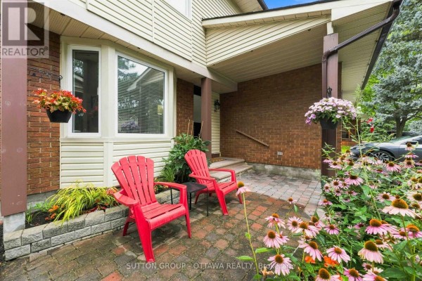 66 Fieldgate Drive, Ottawa, ON, photo 2