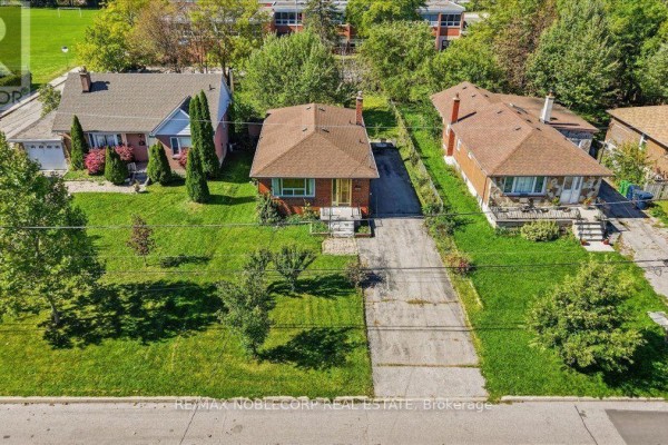 Eating area - 66 Gooderham Drive, Toronto, ON M1R3G7 Photo 4