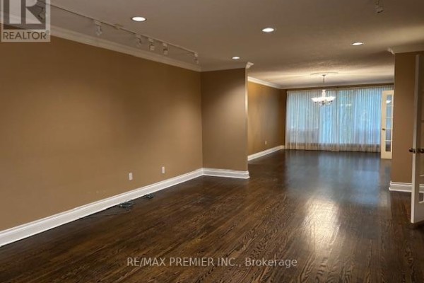 66 Laureleaf Road, Markham, ON, photo 3