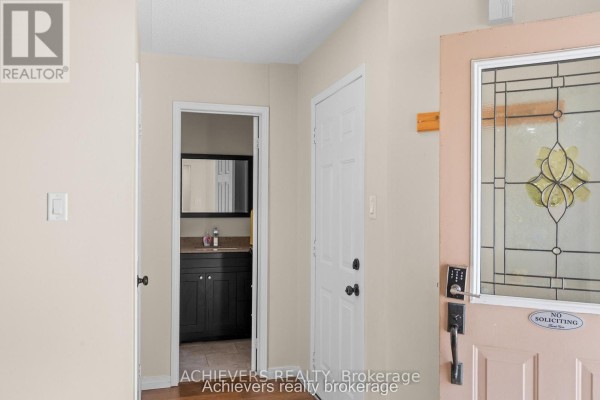 66 Leggott Avenue, Barrie, ON, photo 3