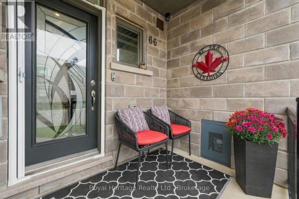 Living room - 66 Longshore Way, Whitby, ON L1N0M1 Photo 3