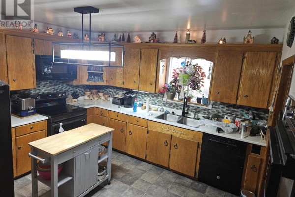 Kitchen - 66 Macleod Street, Sydney, NS B1N1B3 Photo 5