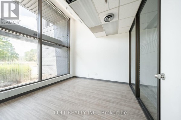 66 Novopharm Court, Toronto, ON M1B2K9 Photo 4