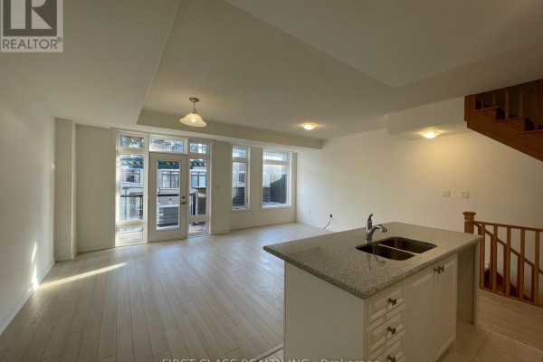 66 Riley Reed Lane S, Richmond Hill, ON, photo 2