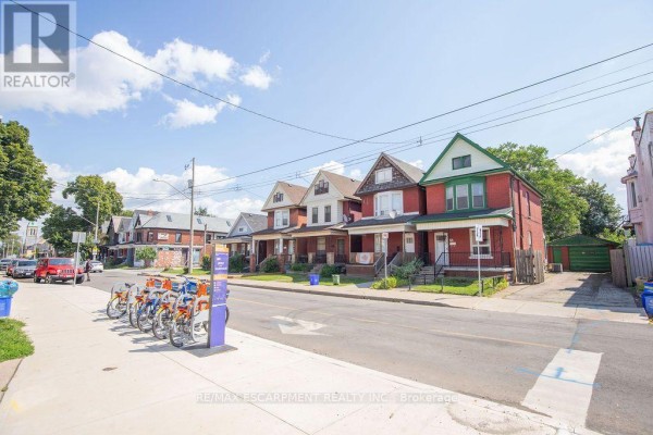 66 Sherman Avenue N, Hamilton, ON, photo 3
