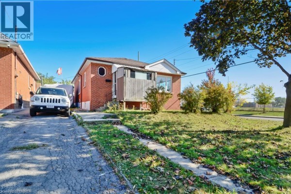 Kitchen - 66 Walter Avenue N, Hamilton, ON L8H5P7 Photo 5