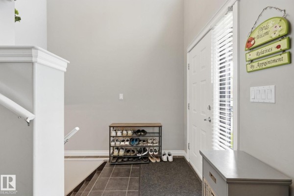 Family room - 66 Willowby Cl, Stony Plain, AB T7Z2X5 Photo 4