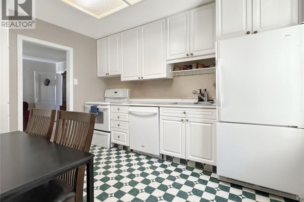 4pc Bathroom - 660 3rd Avenue Ne, Swift Current, SK S9H2H5 Photo 5