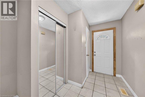Foyer - 660 Oxford Road Unit# 35, Burlington, ON L7N3M1 Photo 3