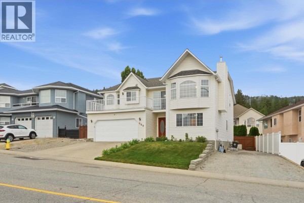 4pc Bathroom - 660 Wiltse Boulevard, Penticton, BC V2A8J2 Photo 2